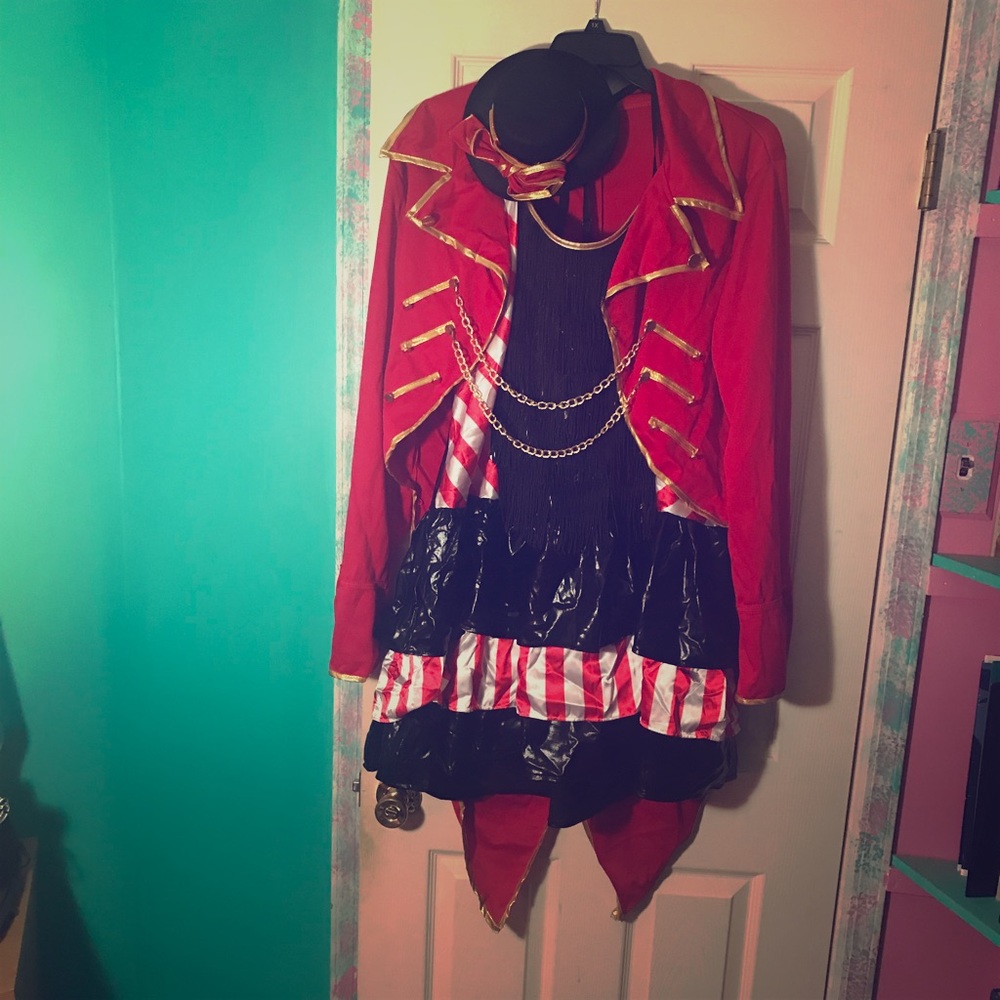 Plus size Ringmaster Halloween Costume